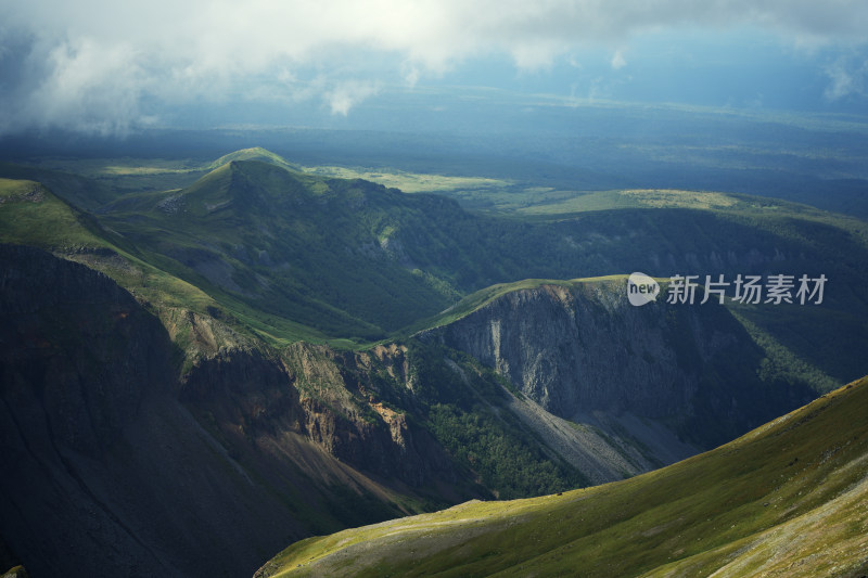 长白山山峦起伏自然风光俯瞰