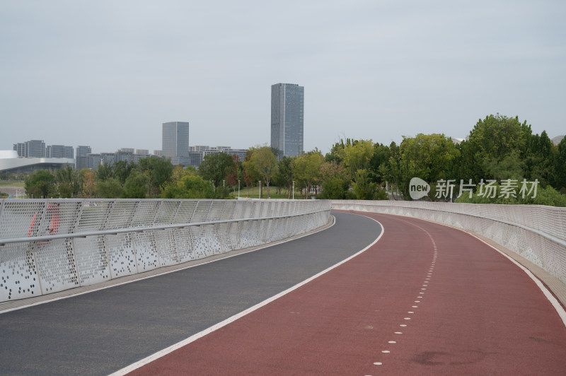 西安奥体中心浐河城市公园散步健身通道