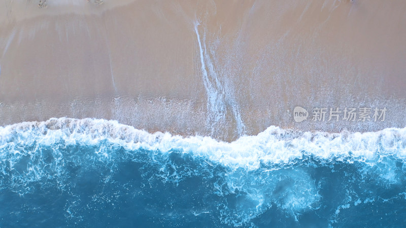 海浪俯拍沙滩大海航拍海滩唯美海边蓝色海水