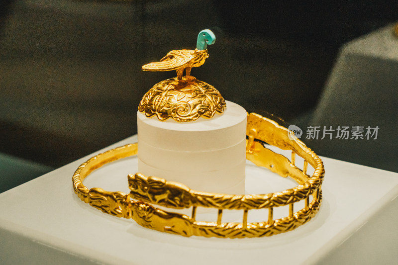 内蒙古博物院匈奴鹰顶金冠