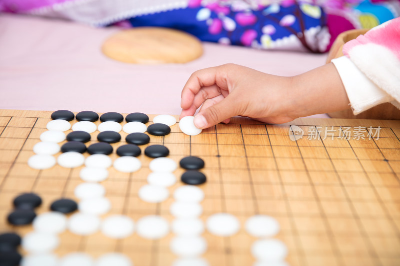 棋盘上下围棋休闲游戏