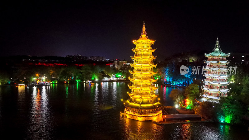 桂林两江四湖夜景日月双塔航拍图