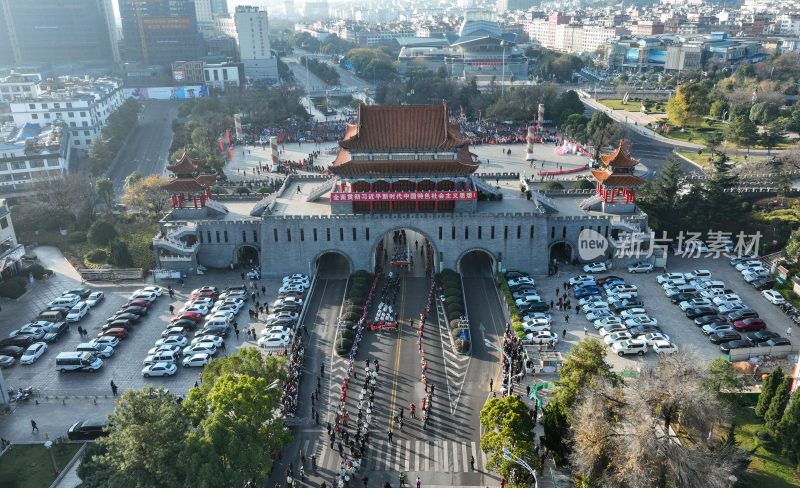 穿城跑健身活动迎接新年