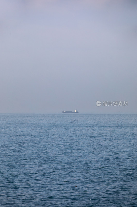 山东青岛第三海水浴场海滨海岸海滩海天景观