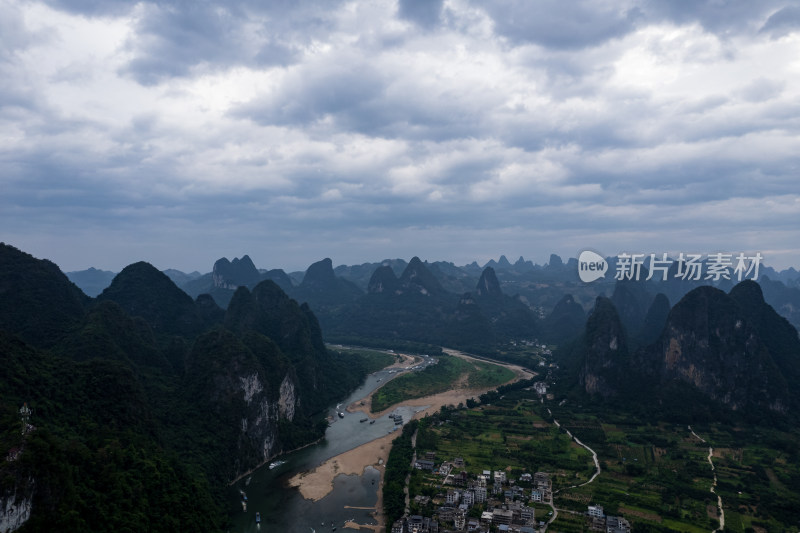 桂林阳朔漓江山水自然风光航拍