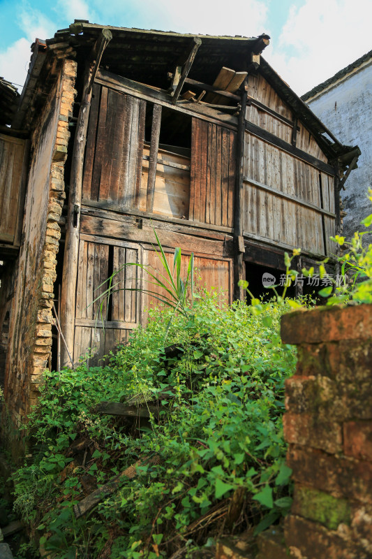 山村破败老宅回忆