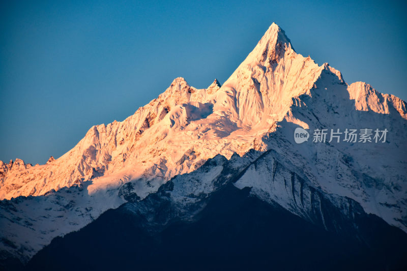 梅里雪山缅茨姆峰