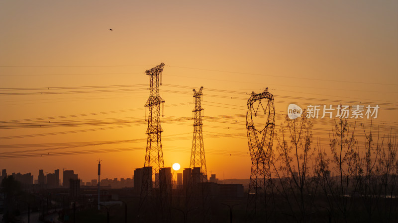 夕阳落日电塔电线电业电力自然风景