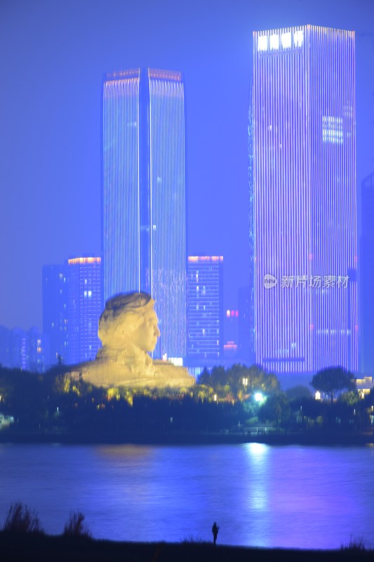 长沙橘子洲头夜景与城市建筑