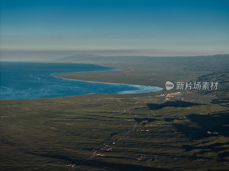 夕阳下的青海湖