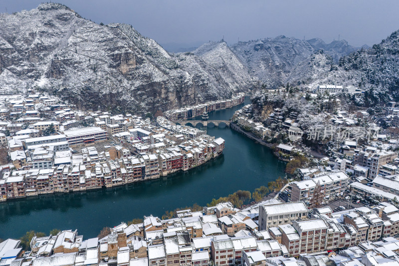 航拍东方威尼斯镇远古城雪景