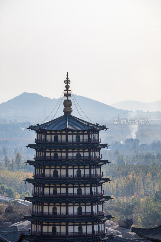 中式古塔秋日全景