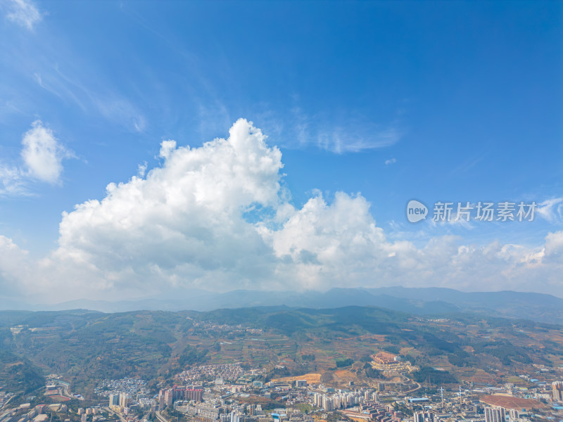 航拍云南红河州个旧市城市风光