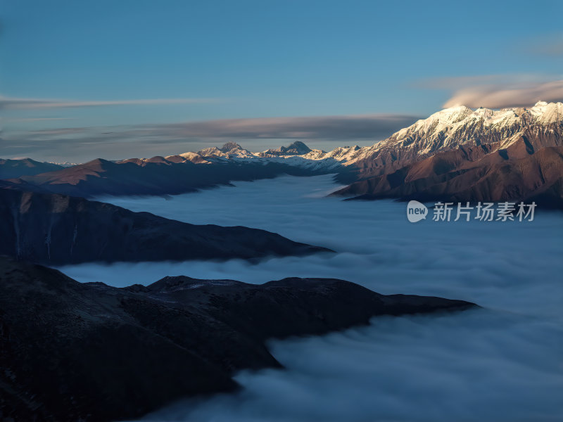 四川甘孜州子梅垭口云海贡嘎雪山高空航拍