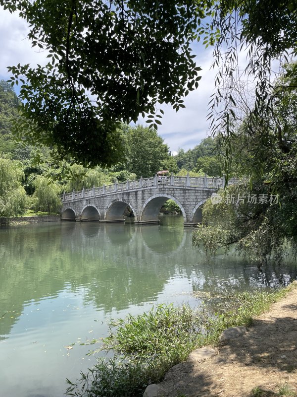 贵州省贵阳市花溪十里河滩景色