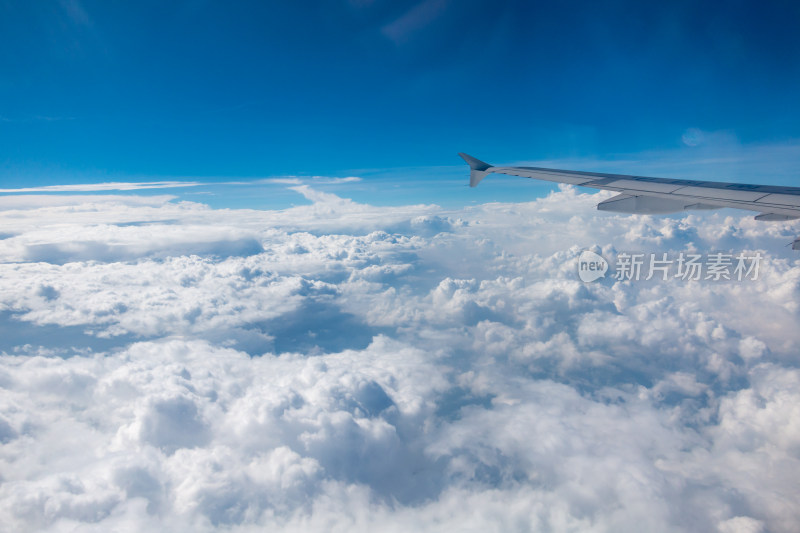 飞机上看云景