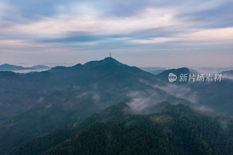 高山云海日出迷雾航拍摄影图