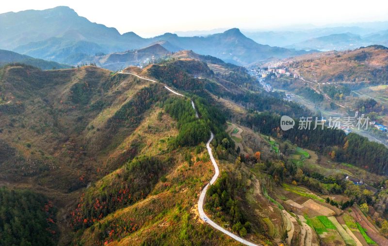 重庆酉阳：群山中的茶山