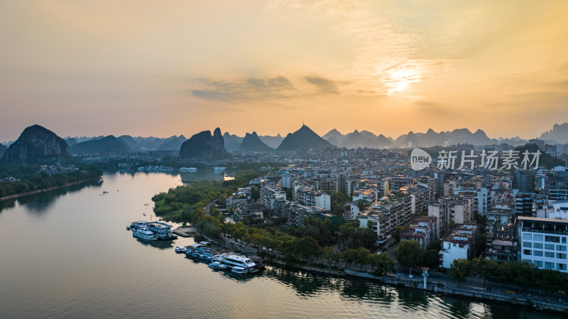 山水环绕的桂林城市风光全景鸟瞰