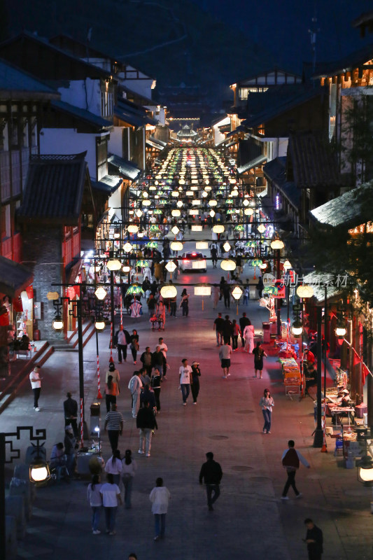 四川阿坝州松潘古城街道夜景