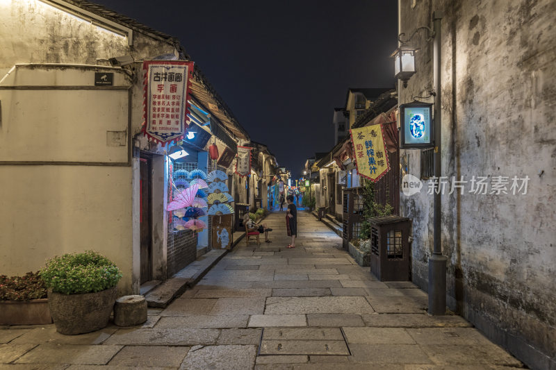 绍兴仓桥直街江南水乡夜景