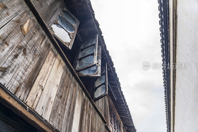 乌镇东栅古街道建筑风光