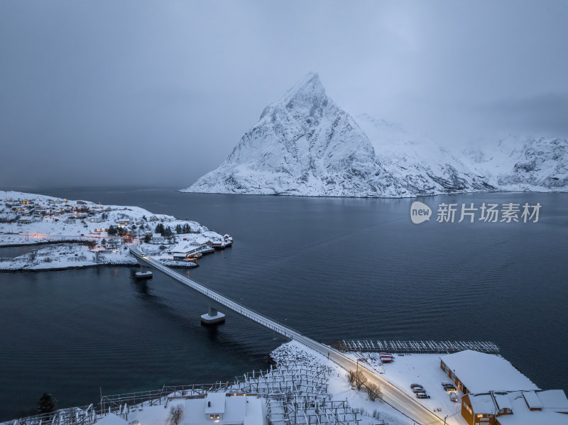 挪威罗弗敦群岛北极圈雷纳冬季雪景高空航拍