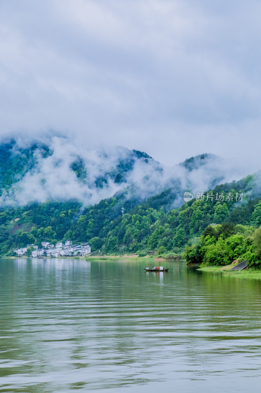 春日的新安江山水画廊风光