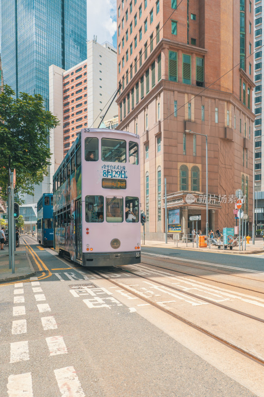 中国香港庄士敦道街头双层有轨电车