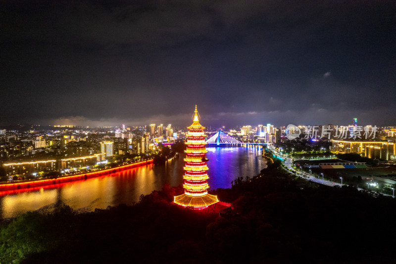 赣州翠浪塔夜景航拍图