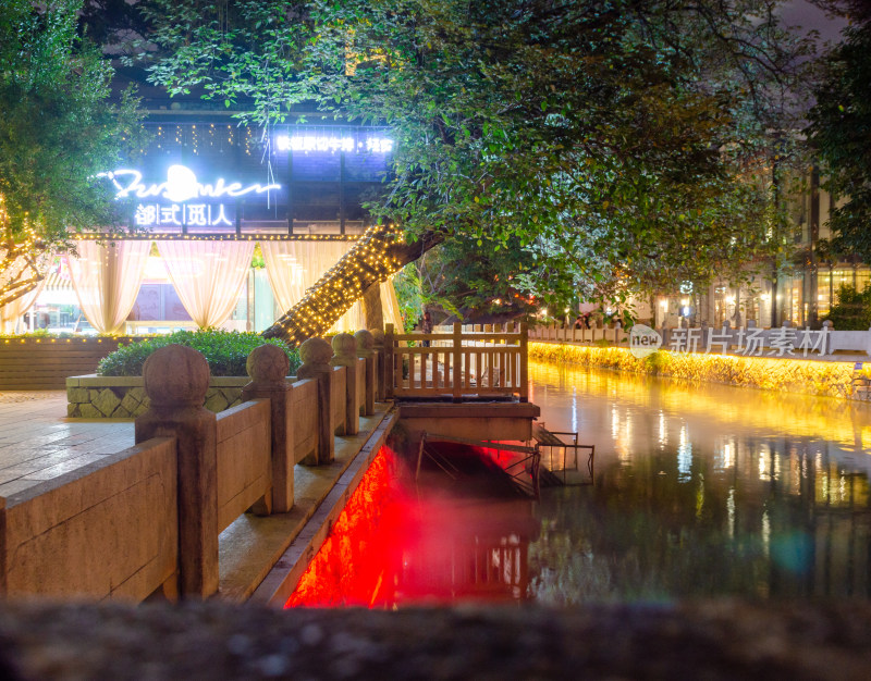 福州上下杭景区夜晚上的古河道