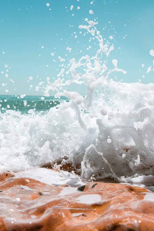 海浪波涛汹涌浪花巨浪浪潮汹涌