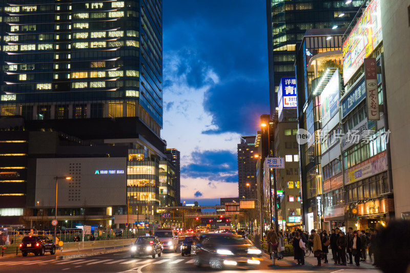 大阪商业区的夜景