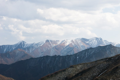 高原雪山