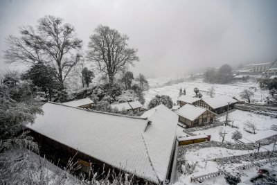 重庆酉阳：千氹田边飞白雪