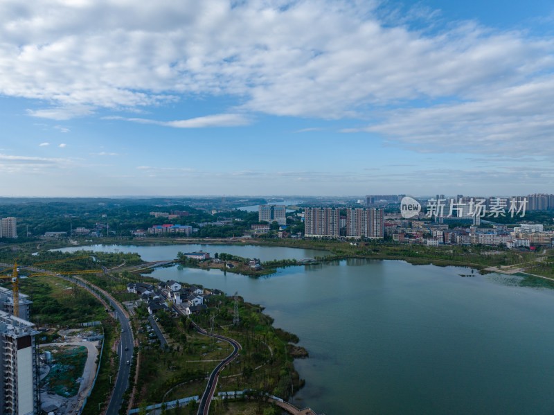 航拍清晨蓝天白云下 湖南省衡阳市酃湖公园