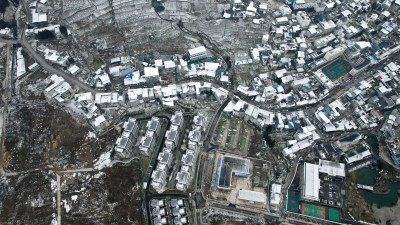 寒潮冬天下雪的大峡谷田野