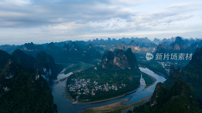 桂林山水 阳朔漓江 20元背景