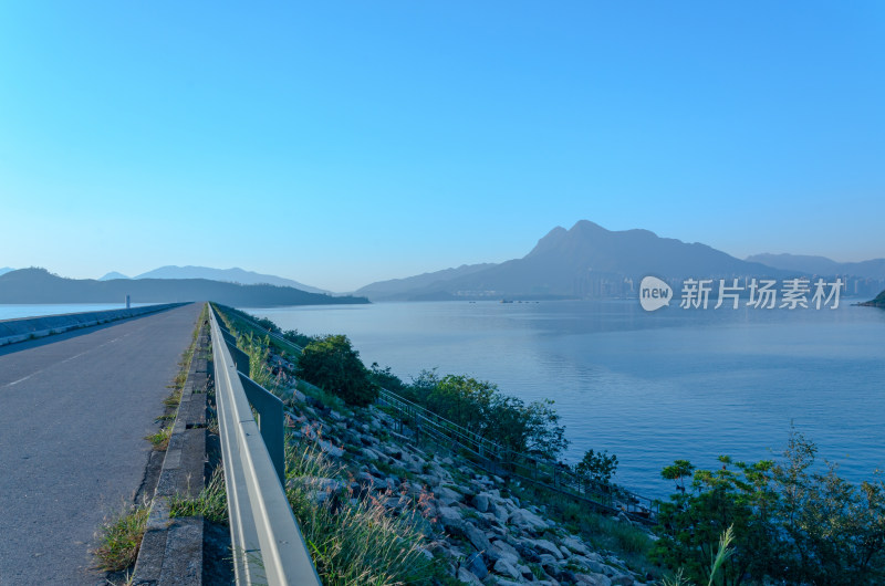 香港大埔大美督船湾淡水湖水坝旅游景区