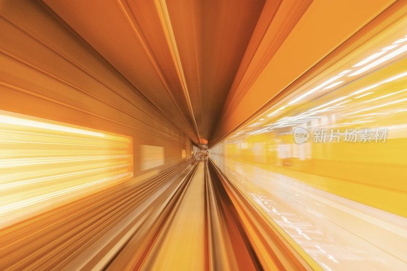 上海地铁15号线在隧道内行驶的长曝光图像
