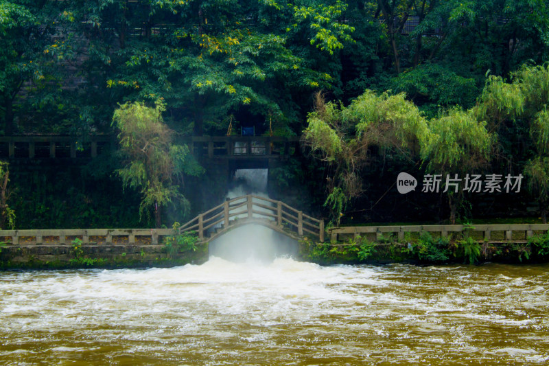 湖泊溪流风景背景