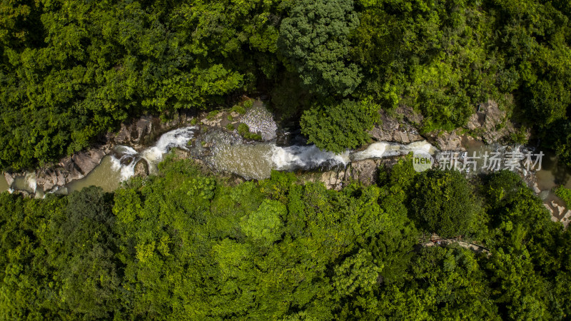 航拍深圳马峦山坪山碧岭瀑布群风景