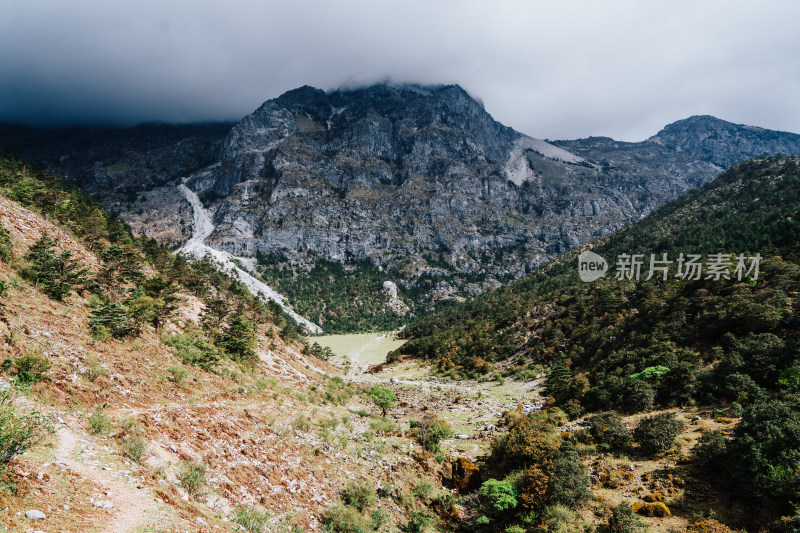 丽江玉龙雪山干河坝山脊线