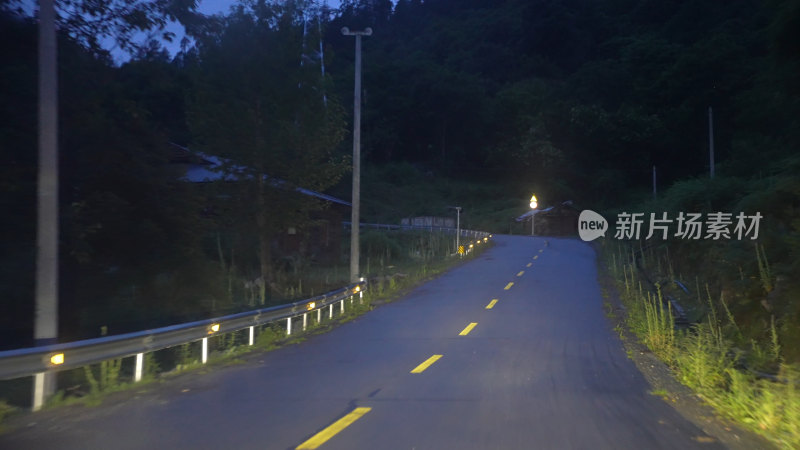 青藏高原西藏303省道沿途风景