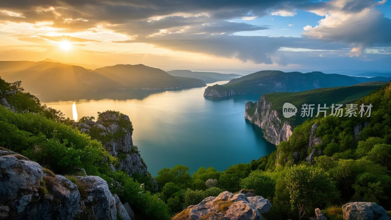 山间湖泊自然绝美风景