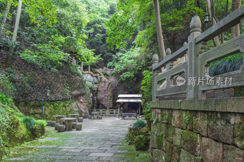 杭州宝石山景区金鼓洞景点