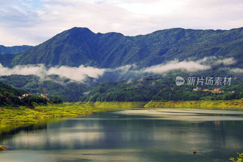 风景湖泊雅女湖