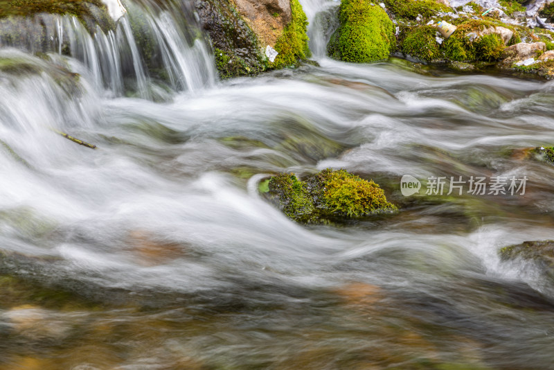 小溪水流