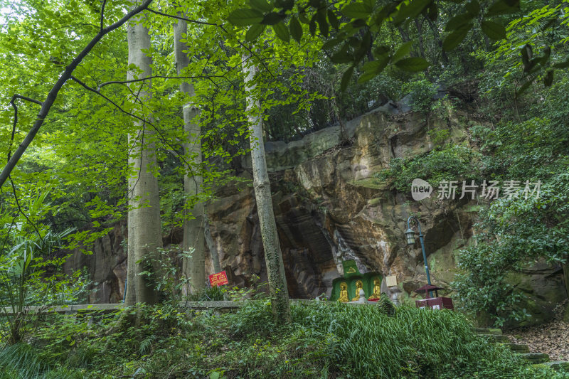 杭州宝石山景区佛石岩