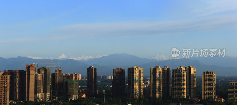 雪山下的城市成都